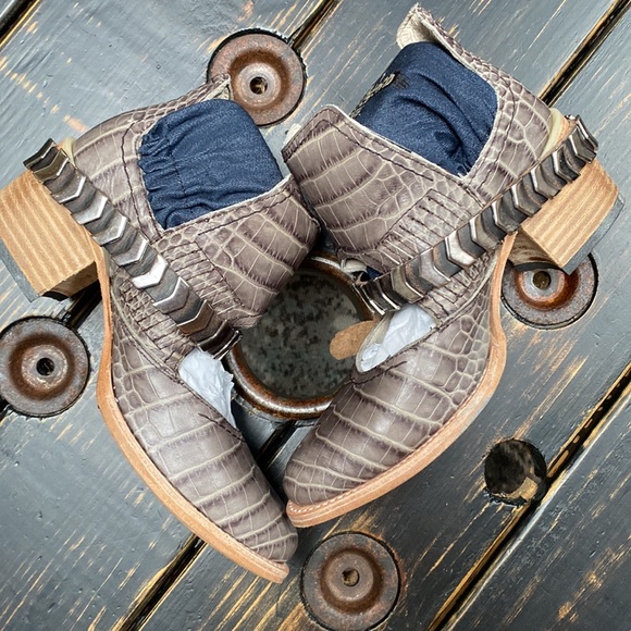 Freebird Slade in Stone Croco - Picture 7 of 13